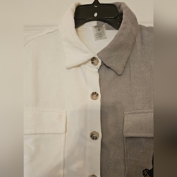 Wofford College Shacket - Picture 3 of 5